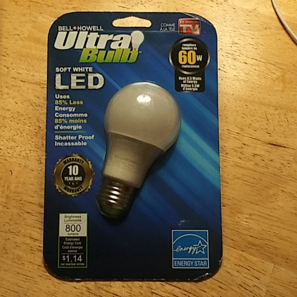 NWT BELL & HOWELL LED ULTRA BRIGHT LIGHT BULB
